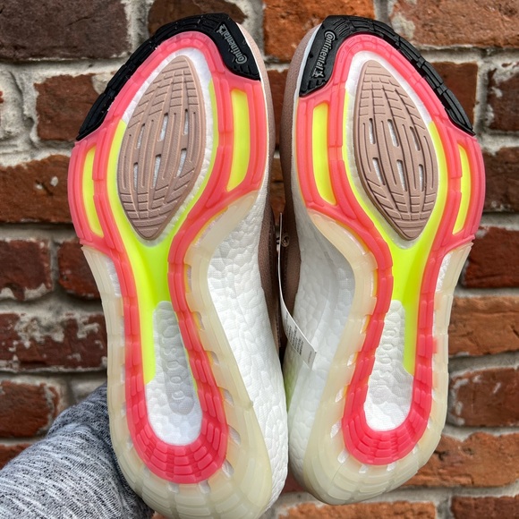 Adidas Ultraboost 21 - Picture 4 of 6